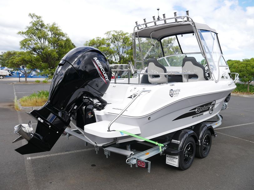 Revival 580 Offshore - Cabin Boat Revival 580 Offshore - Cabin Boat