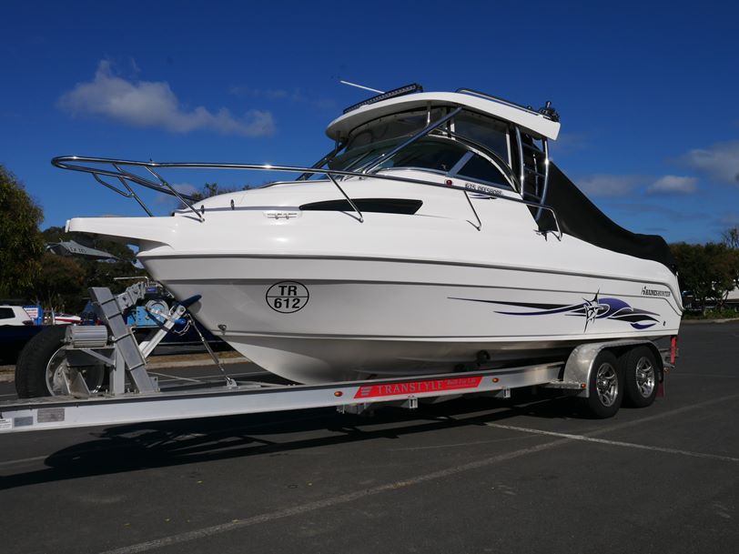 Haines Hunter 675 Offshore Hard Top Haines Hunter 675 Offshore Hard Top