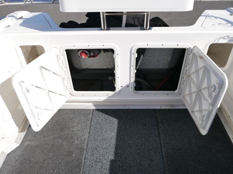 Haines Hunter 675 Offshore Hard Top Haines Hunter 675 Offshore Hard Top