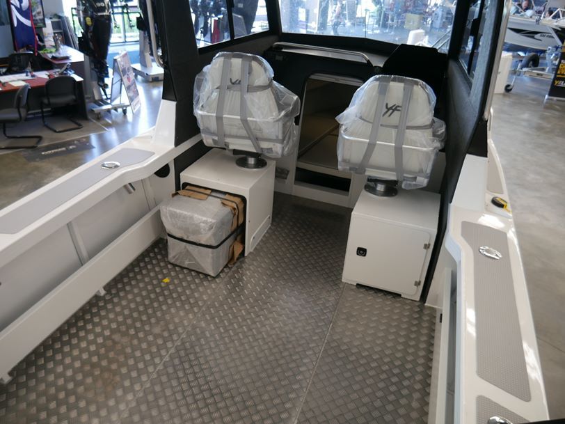 YELLOWFIN 7600 SOUTHERNER HARD TOP YELLOWFIN 7600 SOUTHERNER HARD TOP