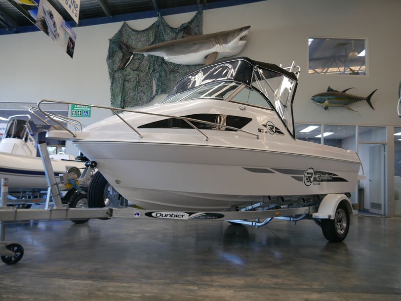 Revival 530 Offshore - Cabin Boat Revival 530 Offshore - Cabin Boat