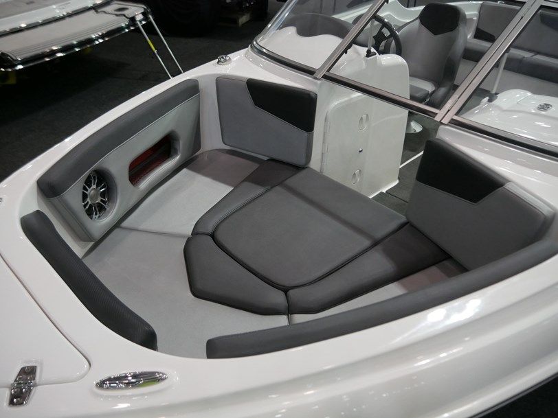 Revival 590 X-Rider : Bow Rider - 2021 Model Revival 590 X-Rider : Bow Rider - 2021 Model