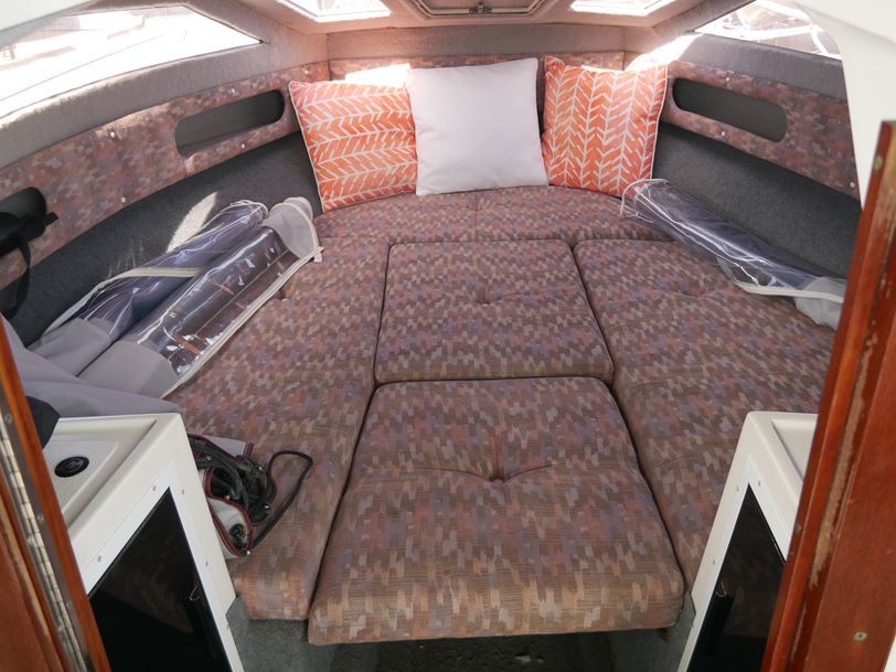 Yalta 630 Express Cruiser Yalta 630 Express Cruiser