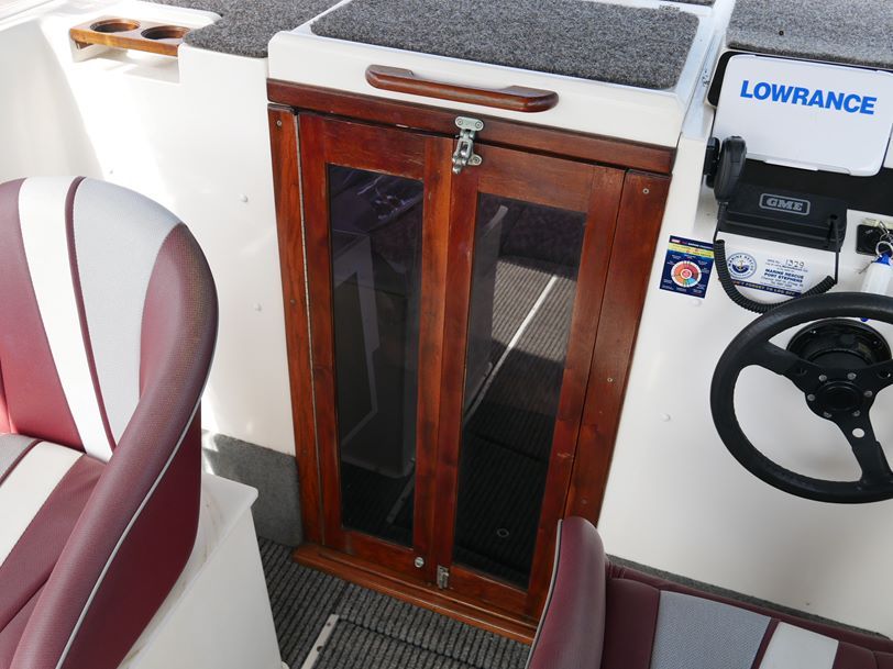 Yalta 630 Express Cruiser Yalta 630 Express Cruiser