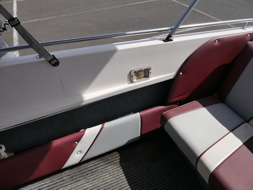 Yalta 630 Express Cruiser Yalta 630 Express Cruiser