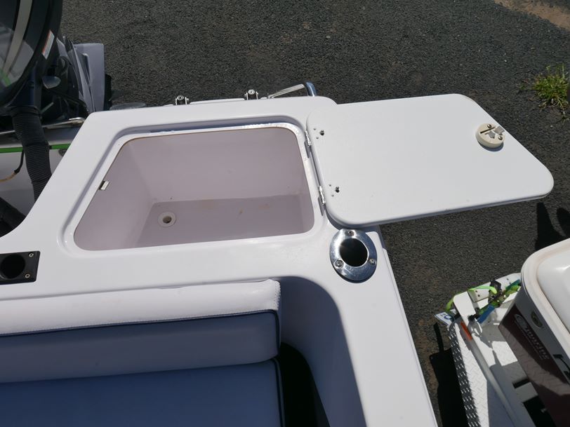 Revival 525 Runabout - 2009 Model Revival 525 Runabout - 2009 Model