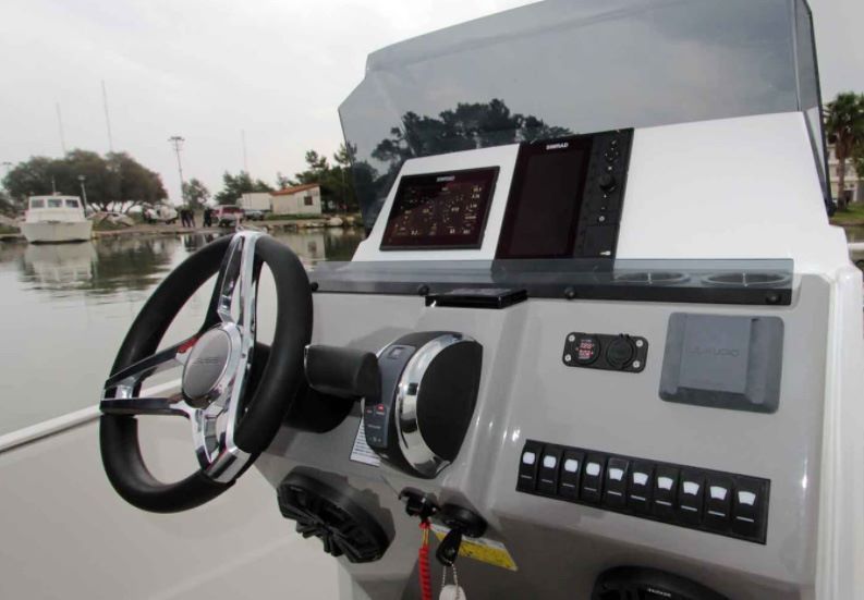 Compass 190cc - Centre Console - 2022 Model Compass 190cc - Centre Console - 2022 Model
