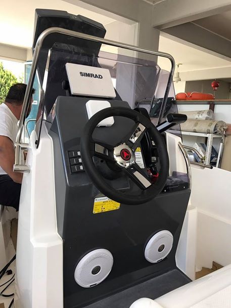 Compass 165cc - Centre Console - 2022 Model Compass 165cc - Centre Console - 2022 Model