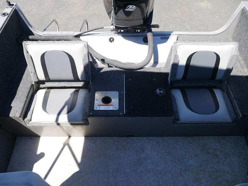 Crestliner 1600 Super Hawk - 2011 Model Crestliner 1600 Super Hawk - 2011 Model