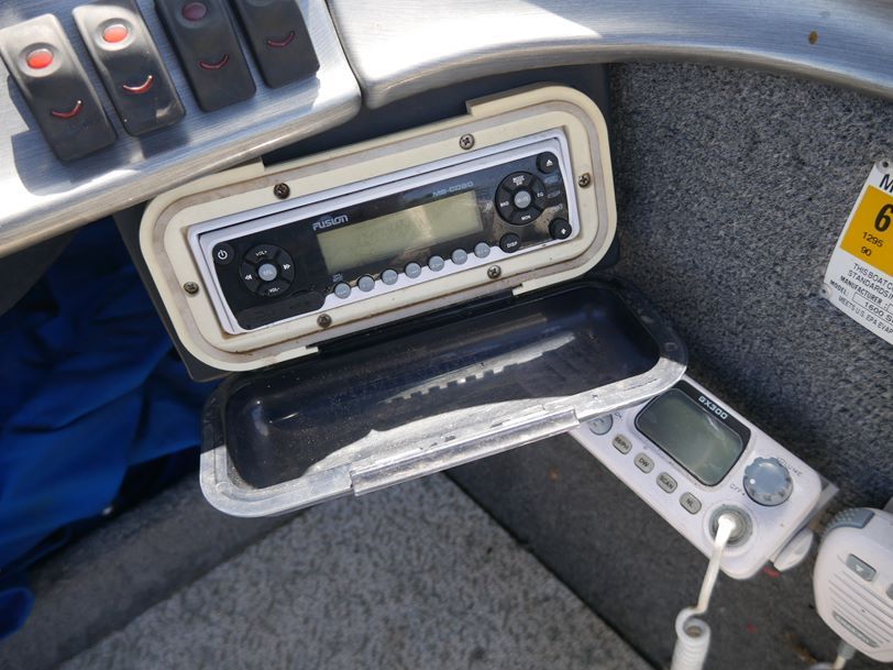 Crestliner 1600 Super Hawk - 2011 Model Crestliner 1600 Super Hawk - 2011 Model
