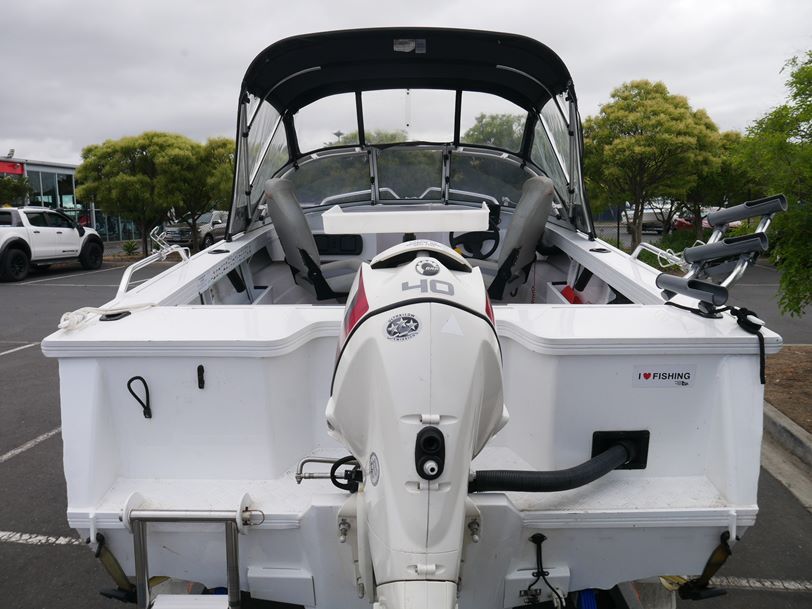 Stacer 429 Seaway Runabout - 2015 Model Stacer 429 Seaway Runabout - 2015 Model
