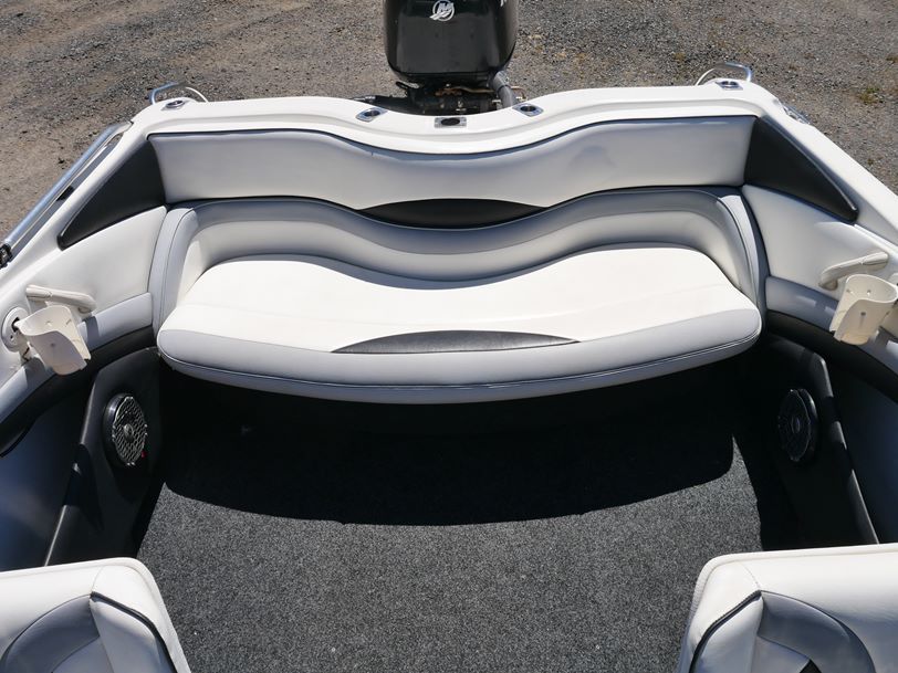 Haines Signature 535BR Bow Rider - 2011 Model Haines Signature 535BR Bow Rider - 2011 Model