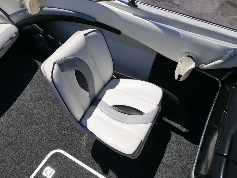 Haines Signature 535BR Bow Rider - 2011 Model Haines Signature 535BR Bow Rider - 2011 Model