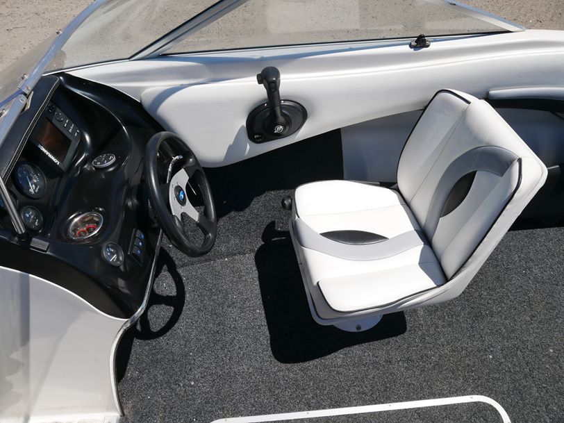 Haines Signature 535BR Bow Rider - 2011 Model Haines Signature 535BR Bow Rider - 2011 Model
