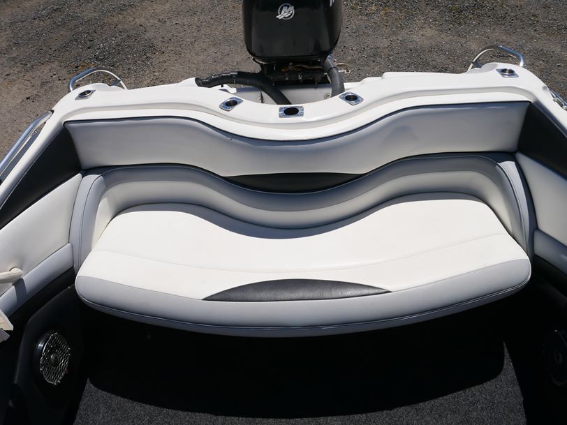 Haines Signature 535BR Bow Rider - 2011 Model Haines Signature 535BR Bow Rider - 2011 Model