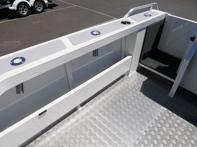 YELLOWFIN 7000 SOUTHERNER HARD TOP - 2022 MODEL YELLOWFIN 7000 SOUTHERNER HARD TOP - 2022 MODEL