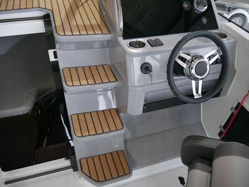 Jeanneau Cap Camarat 7.5 DC - Series 2 - 2022 Model Jeanneau Cap Camarat 7.5 DC - Series 2 - 2022 Model