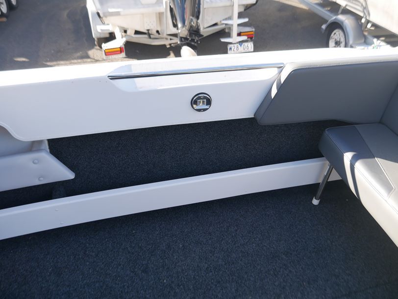 Revival 530 Offshore - 2021 Model Revival 530 Offshore - 2021 Model