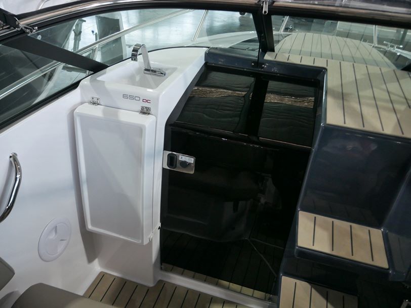 Flipper 650DC Day Cruiser - 2022 Model Flipper 650DC Day Cruiser - 2022 Model