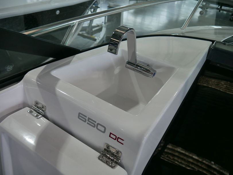 Flipper 650DC Day Cruiser - 2022 Model Flipper 650DC Day Cruiser - 2022 Model