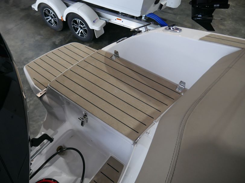 Flipper 650DC Day Cruiser - 2022 Model Flipper 650DC Day Cruiser - 2022 Model