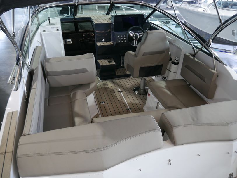 Flipper 650DC Day Cruiser - 2022 Model Flipper 650DC Day Cruiser - 2022 Model