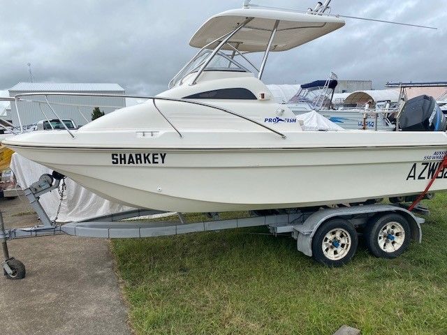 1999 Aussie Whaler 550 Profish Cuddy Mercury 115hp EFI Four Stroke **12’’ SIMRAD** **Lone Star Anchor Winch* *Self Draining Deck