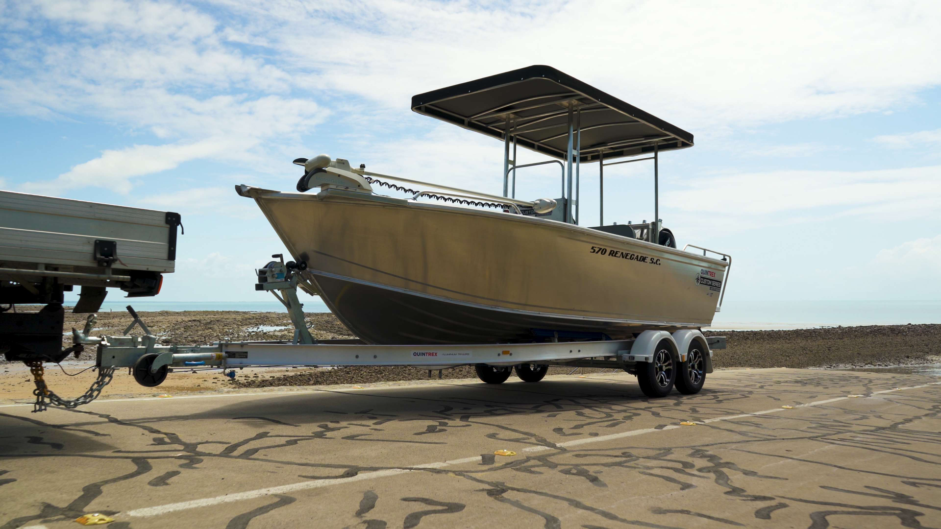 2025 Quintrex Renegade 570 Custom Console Mercury 115hp EFI Tandem I-Beam Alloy **5.95m Of Custom Centre Console perfection **115hp 2.1 L Mercury EFI **6 Years Of National Marine Warranty