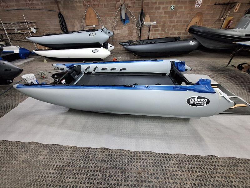 Infanta P1 Thunder Cat - Boat 1-25 (Yacht Grey & Royal Blue) Infanta P1 Thunder Cat - Boat 1-25 (Yacht Grey & Royal Blue)